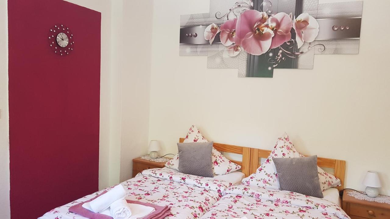 Gasthaus Alter Bahnhof Hotel Metzdorf Buitenkant foto
