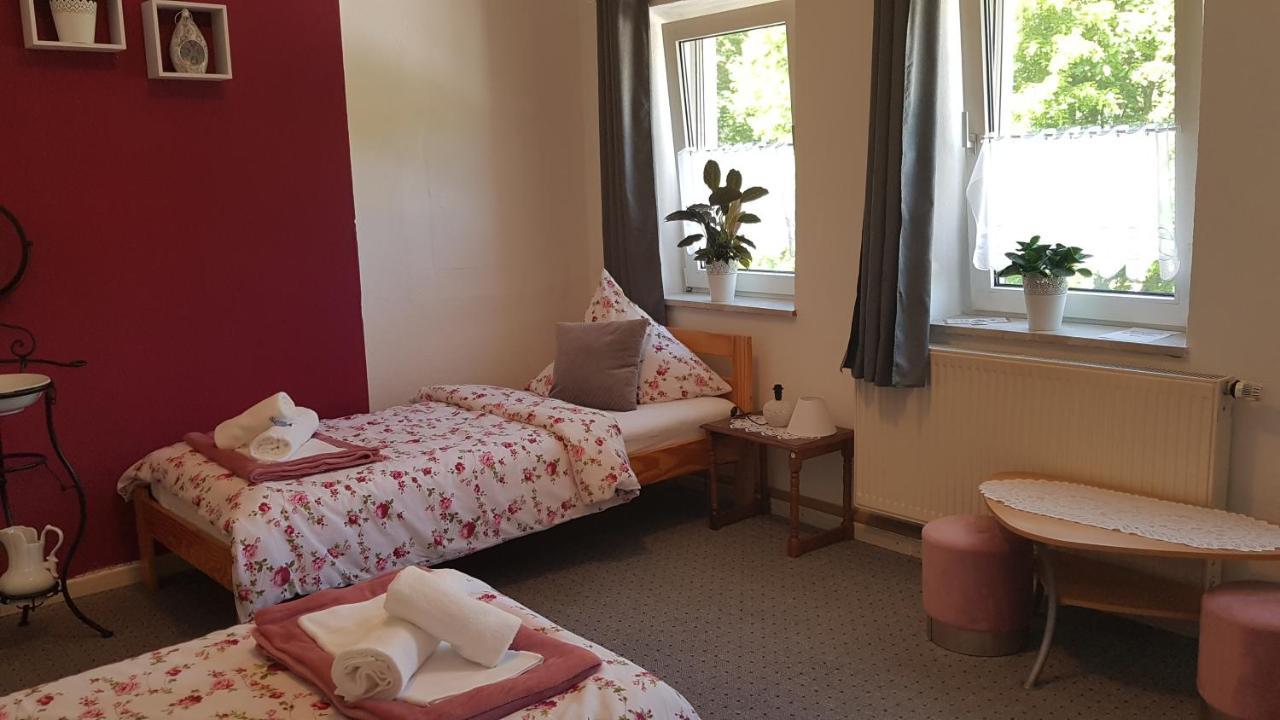 Gasthaus Alter Bahnhof Hotel Metzdorf Buitenkant foto